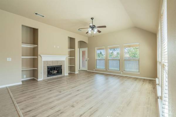 712 Cheryl Street, Crowley, TX 76036