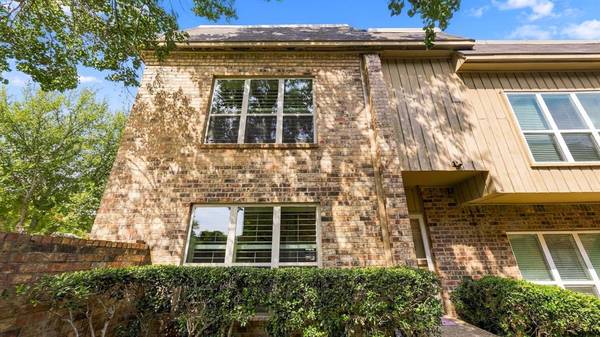 4325 Bellaire Drive S, Fort Worth, TX 76109