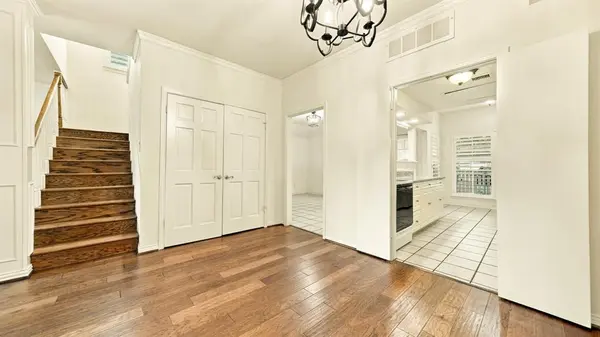4325 Bellaire Drive S, Fort Worth, TX 76109