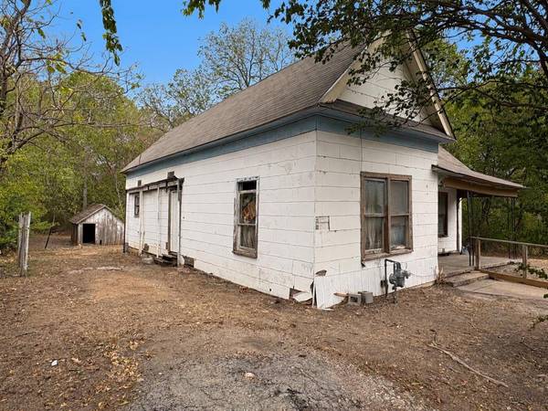 808 W 11th Avenue, Corsicana, TX 75110