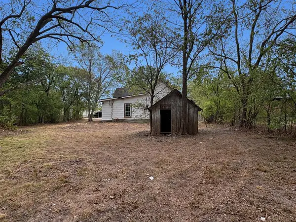 808 W 11th Avenue, Corsicana, TX 75110