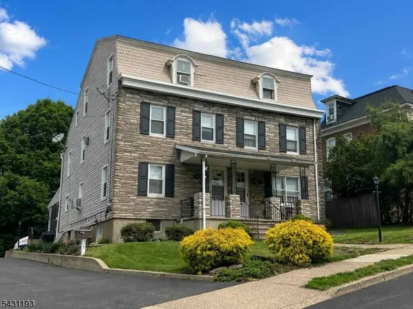 321 Center St, Phillipsburg Town, NJ 08865