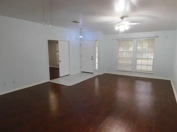 1301 Leah LN, Round Rock, TX 78665