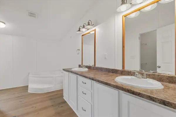 3063 County Road 484, Elgin, TX 78621