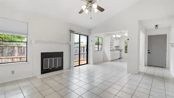 1124 Greenbriar LOOP, Round Rock, TX 78664