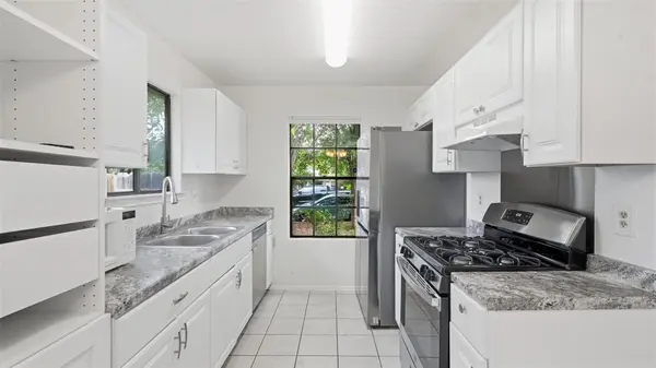 1124 Greenbriar LOOP, Round Rock, TX 78664