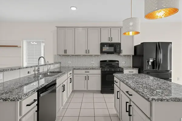 204 Timber Brook DR, Hutto, TX 78634