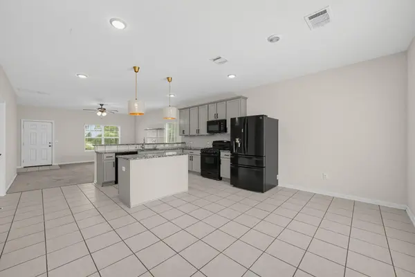 204 Timber Brook DR, Hutto, TX 78634