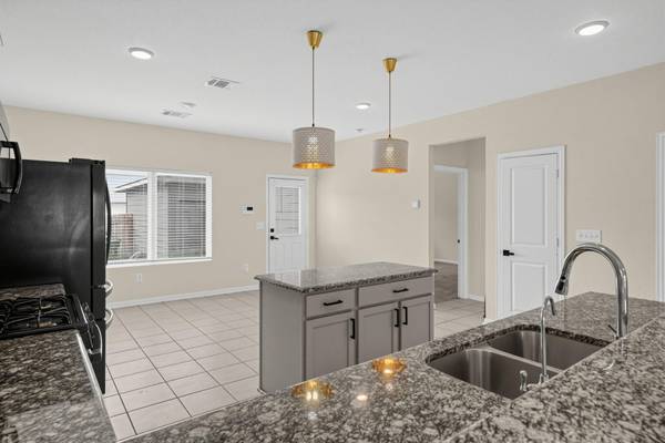 204 Timber Brook DR, Hutto, TX 78634