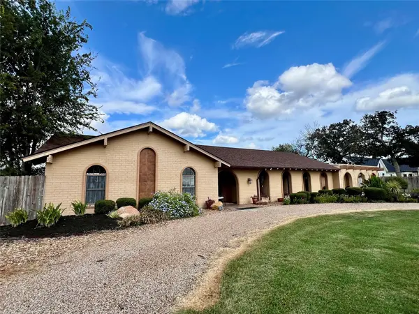 2079 County Road 226, Giddings, TX 78942