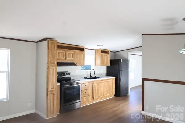 155 Owl Hollow RD, Marion, NC 28752