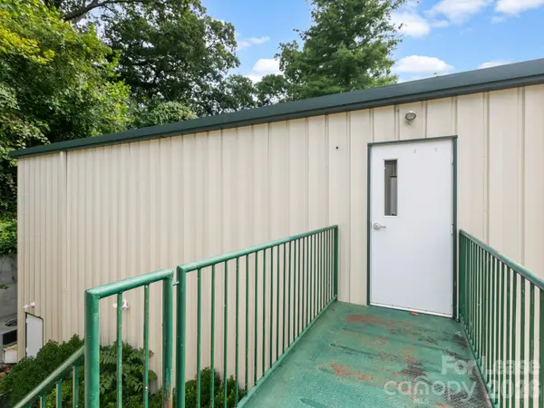 3 Science Of Mind WAY, Asheville, NC 28806