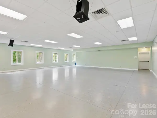 3 Science Of Mind WAY, Asheville, NC 28806