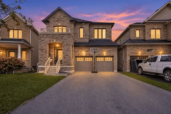 11 Albert Christie ST, Clarington, ON L1C 3K2