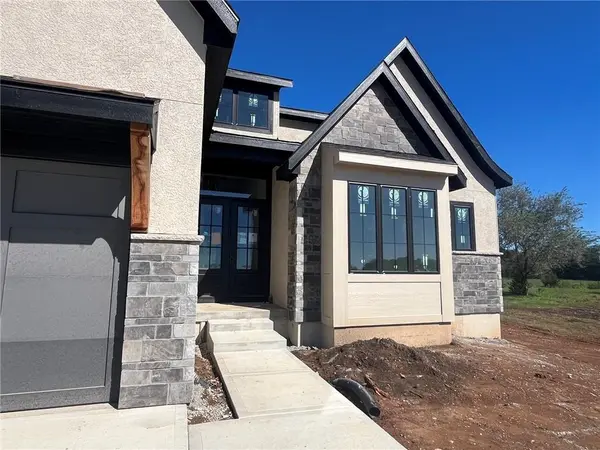 11712 W 181st ST, Overland Park, KS 66013