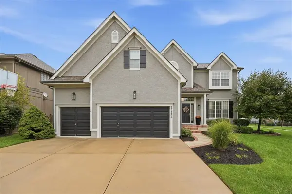 13813 Richards ST, Overland Park, KS 66221