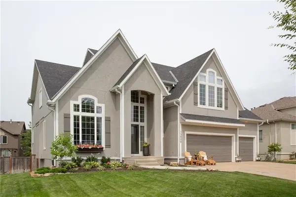 13808 Parkhill ST, Overland Park, KS 66221