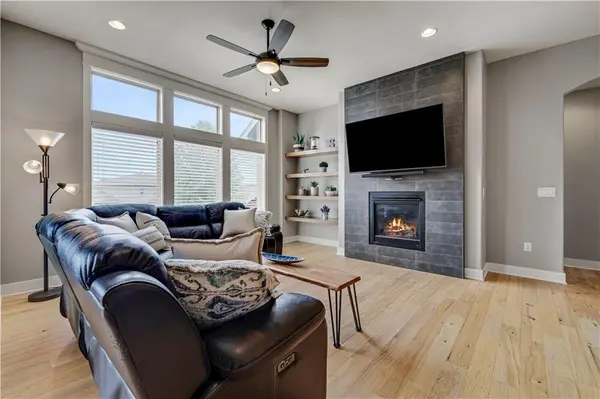 25973 W 143RD TER, Olathe, KS 66061