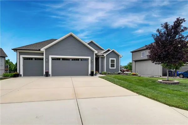 25973 W 143RD TER, Olathe, KS 66061