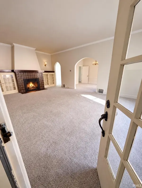 315 W Locust ST, Boonville, IN 47601-1523