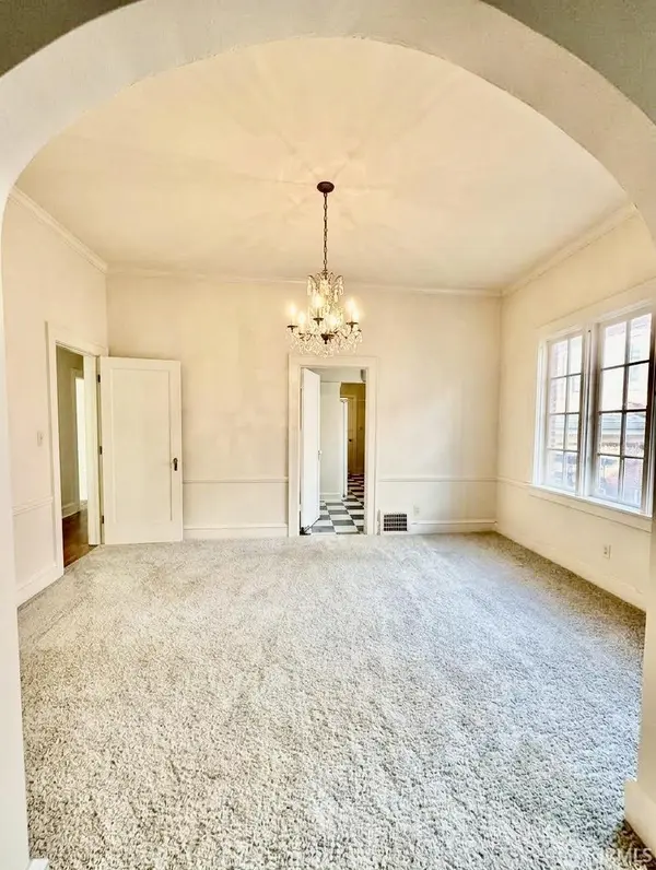 315 W Locust ST, Boonville, IN 47601-1523