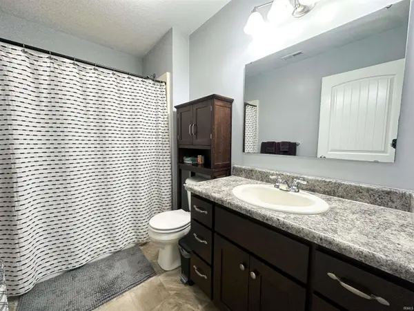7805 W Frankie DR, Yorktown, IN 47396