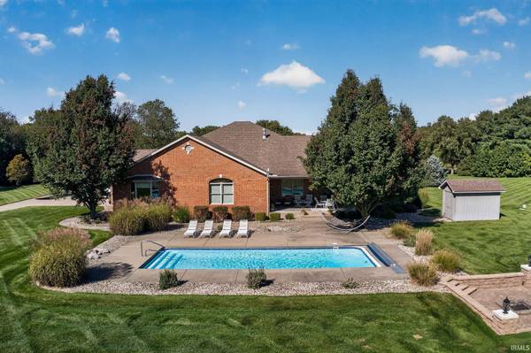 19530 Roosevelt RD, South Bend, IN 46614