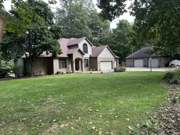 14521 Olive LN, Plymouth, IN 46563