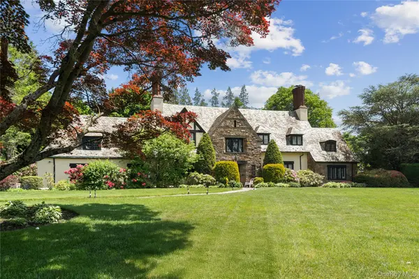 34 Hevelyne RD, Elmsford, NY 10523