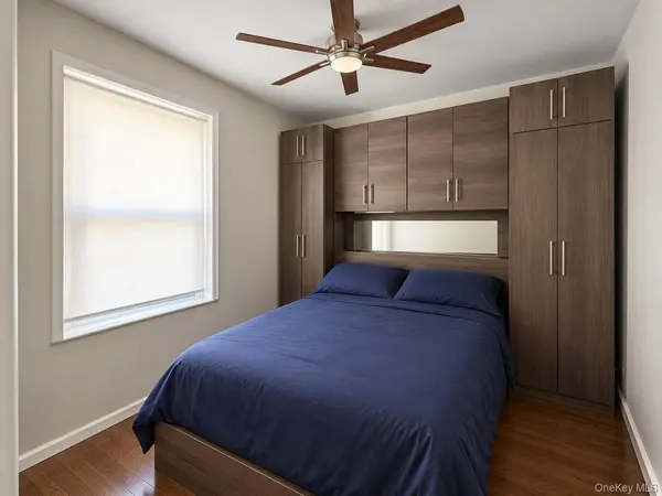 21-68 35 ST #3B, Astoria, NY 11105