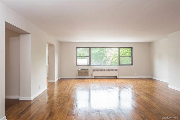 16 Studio Arcade #3B, Bronxville, NY 10708