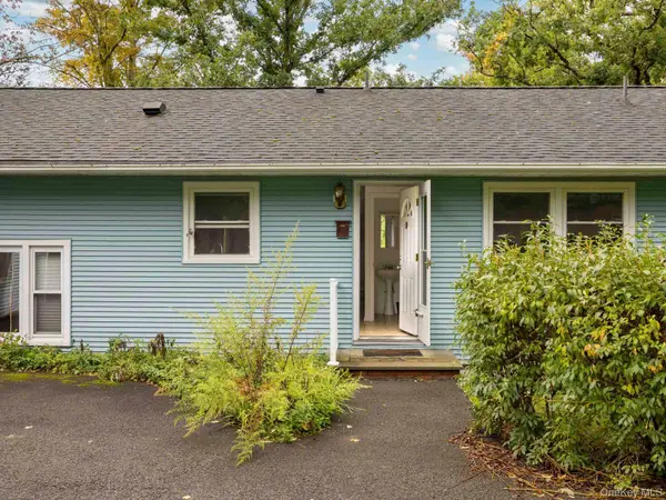 5 Van De Bogart RD, Woodstock, NY 12498