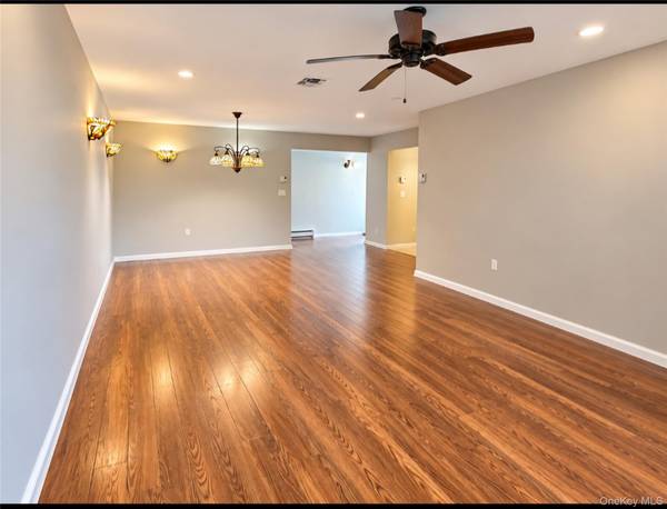 36 Revere DR, Sayville, NY 11782