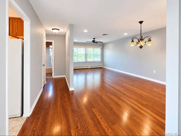 36 Revere DR, Sayville, NY 11782