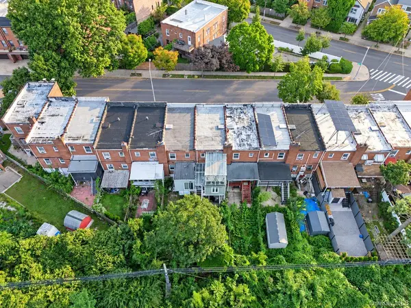 8449 127th ST, Kew Gardens, NY 11415