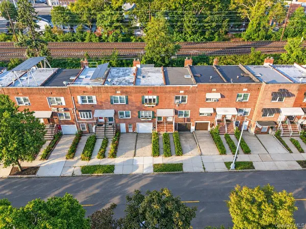 8449 127th ST, Kew Gardens, NY 11415