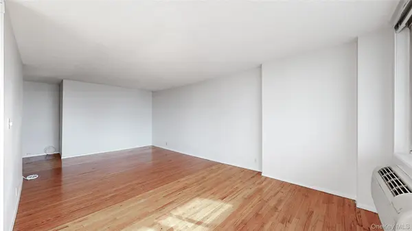118-17 Union TPKE ##18K, Forest Hills, NY 11375