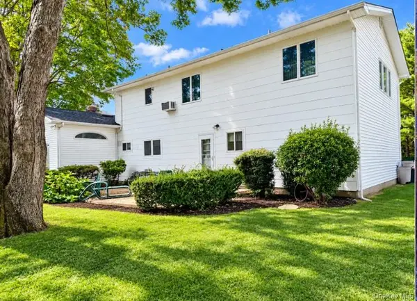 46 Stevenson PL, Deer Park, NY 11729