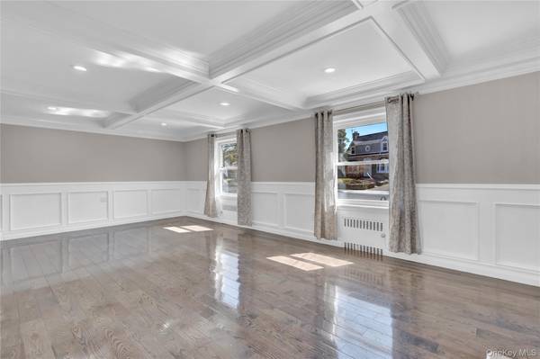 154 California AVE, Freeport, NY 11520