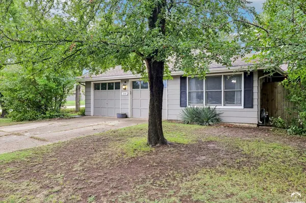 3808 W 24th TER, Lawrence, KS 66047