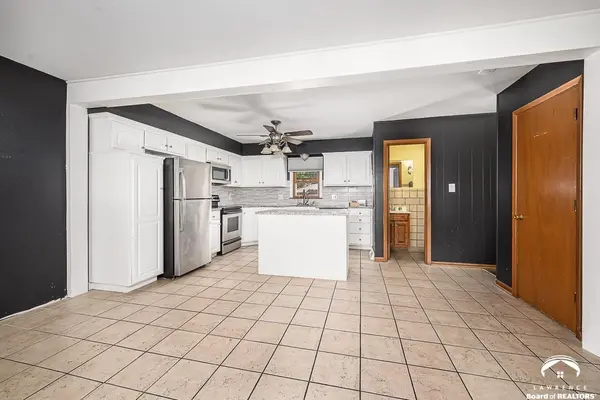 116 Linden CIR, Perry, KS 66073
