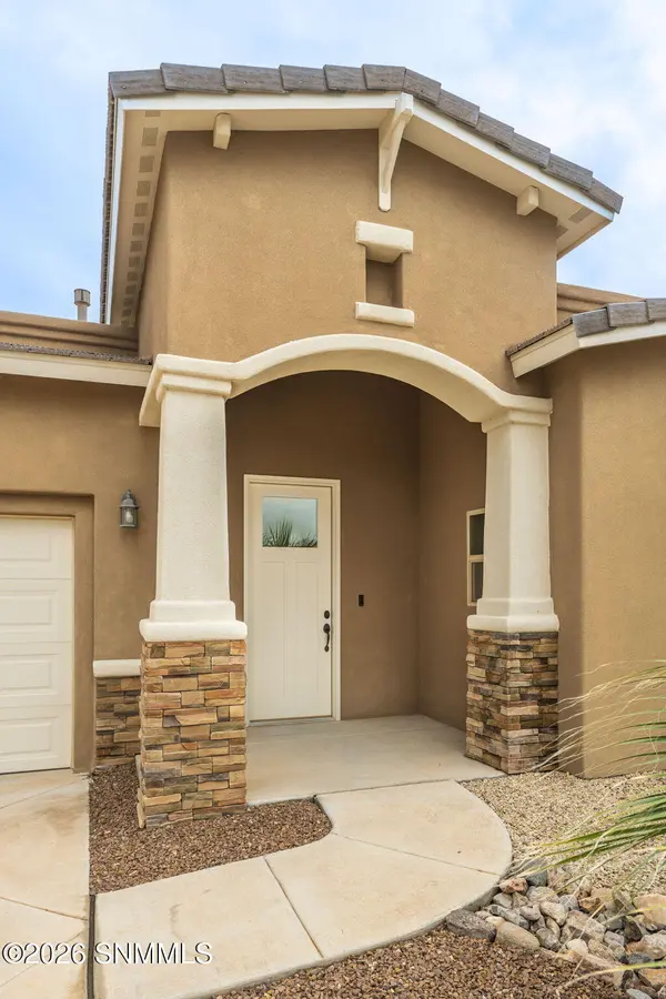 6060 Arosa ST, Las Cruces, NM 88012