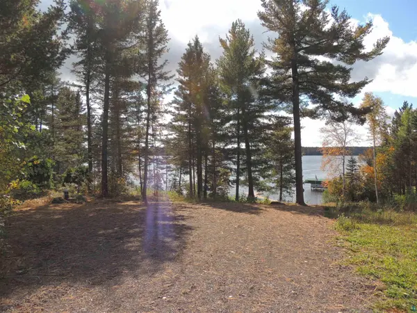 34 Bergy Blvd, Grand Marais, MN 55604
