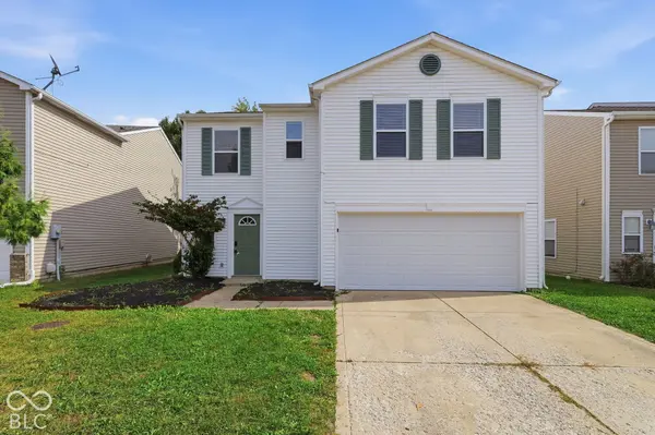 2489 Harvest Moon DR, Greenwood, IN 46143