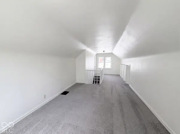 122 S 6th AVE, Beech Grove, IN 46107