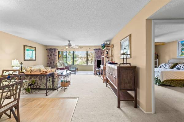 521 LAKESIDE DR, Bradenton, FL 34210