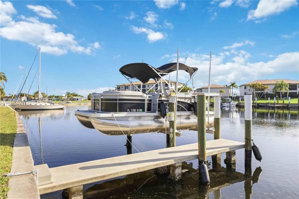 3240 WOODTHRUSH DR #111 & 112, Punta Gorda, FL 33950