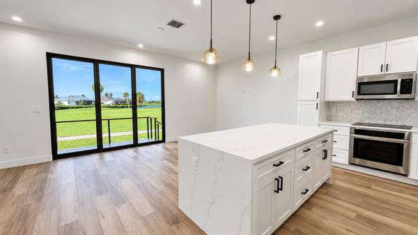 3609 BAL HARBOR BLVD ##2, Punta Gorda, FL 33950