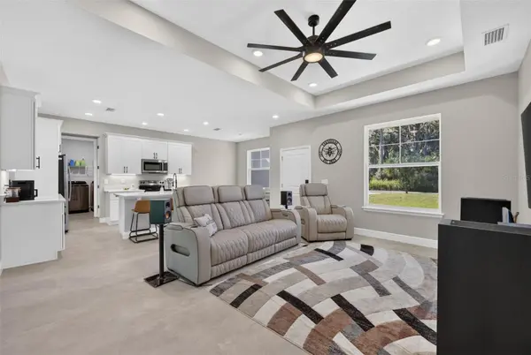 1360 JAYCE CT, Geneva, FL 32732