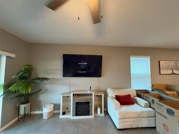 928 AUGUST SKY DR, Deltona, FL 32738